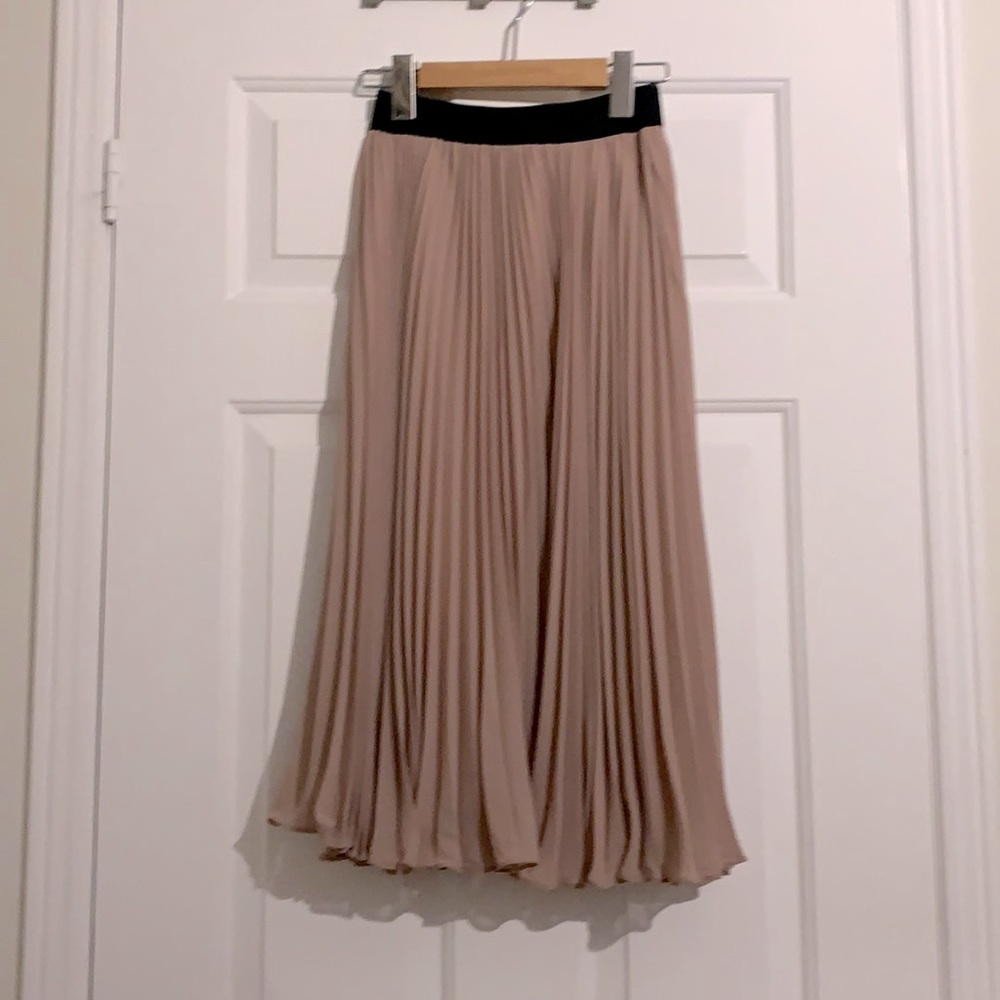 High waisted long pleated skirt - BEAUTIFUL EXCELLENT CONDITION